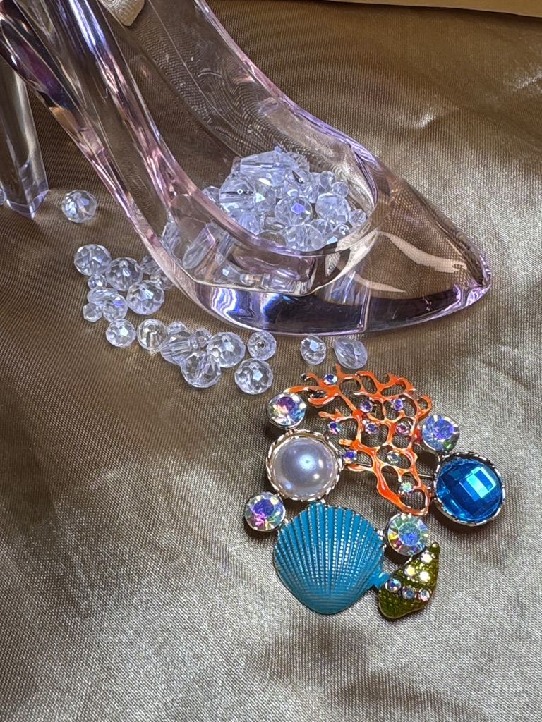 Turquoise Shell Crystal Sea Brooch - Gold-Tone Accent 6$